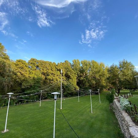 Esencia De Gredos Guest House Ramacastanas ภายนอก รูปภาพ