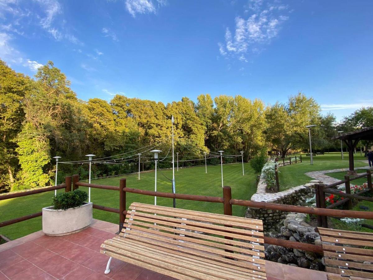 Esencia De Gredos Guest House Ramacastanas ภายนอก รูปภาพ