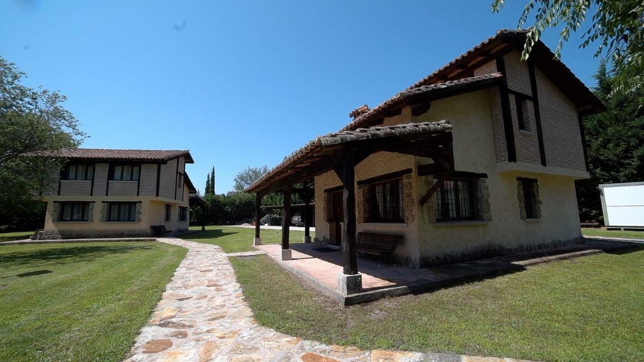 Esencia De Gredos Guest House Ramacastanas ภายนอก รูปภาพ