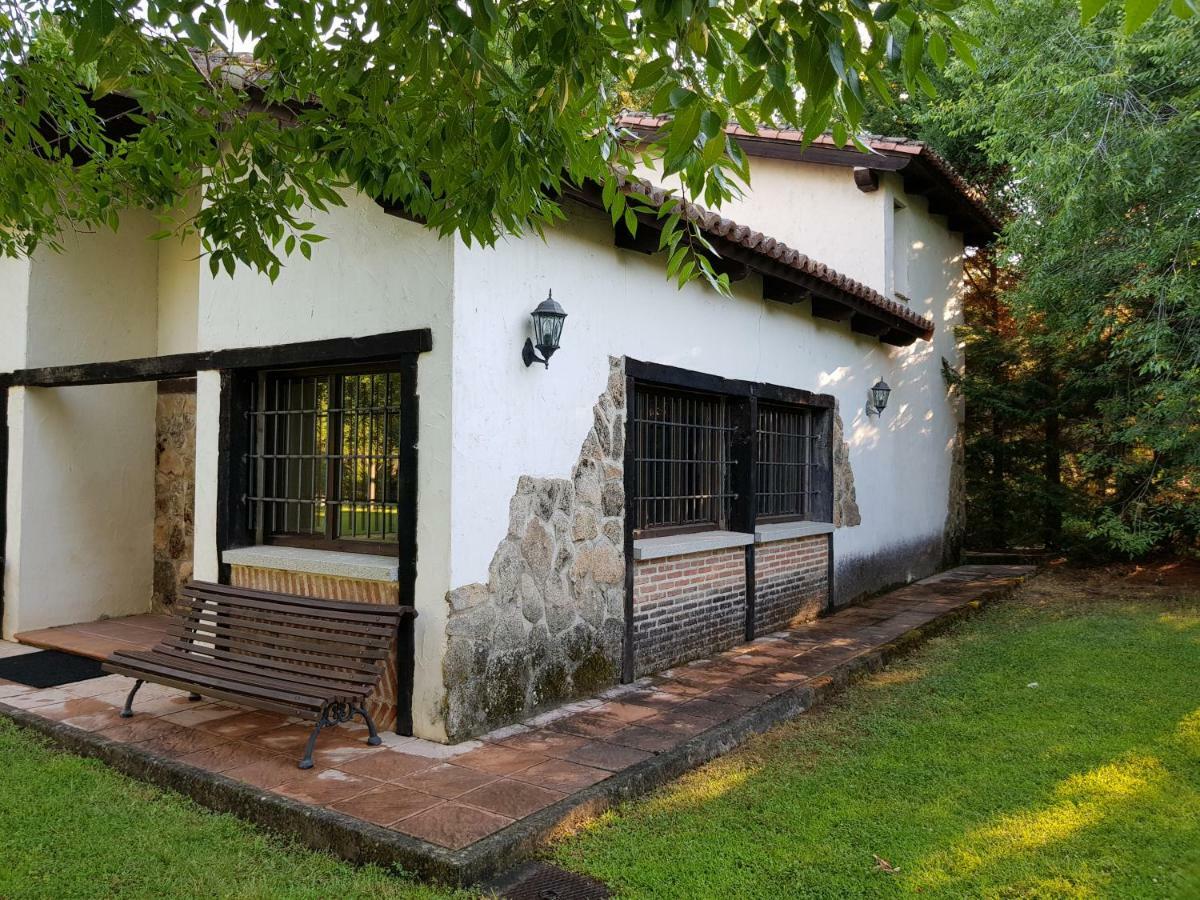 Esencia De Gredos Guest House Ramacastanas ภายนอก รูปภาพ