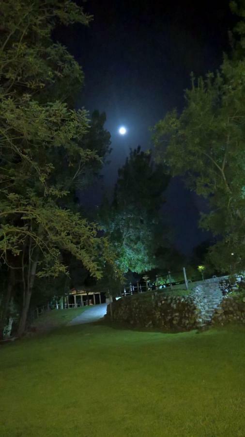 Esencia De Gredos Guest House Ramacastanas ภายนอก รูปภาพ